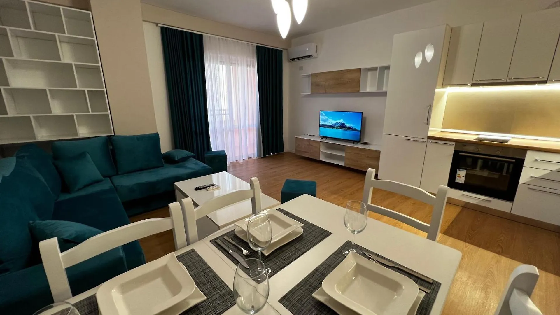 Palm Trees Apartment Durres