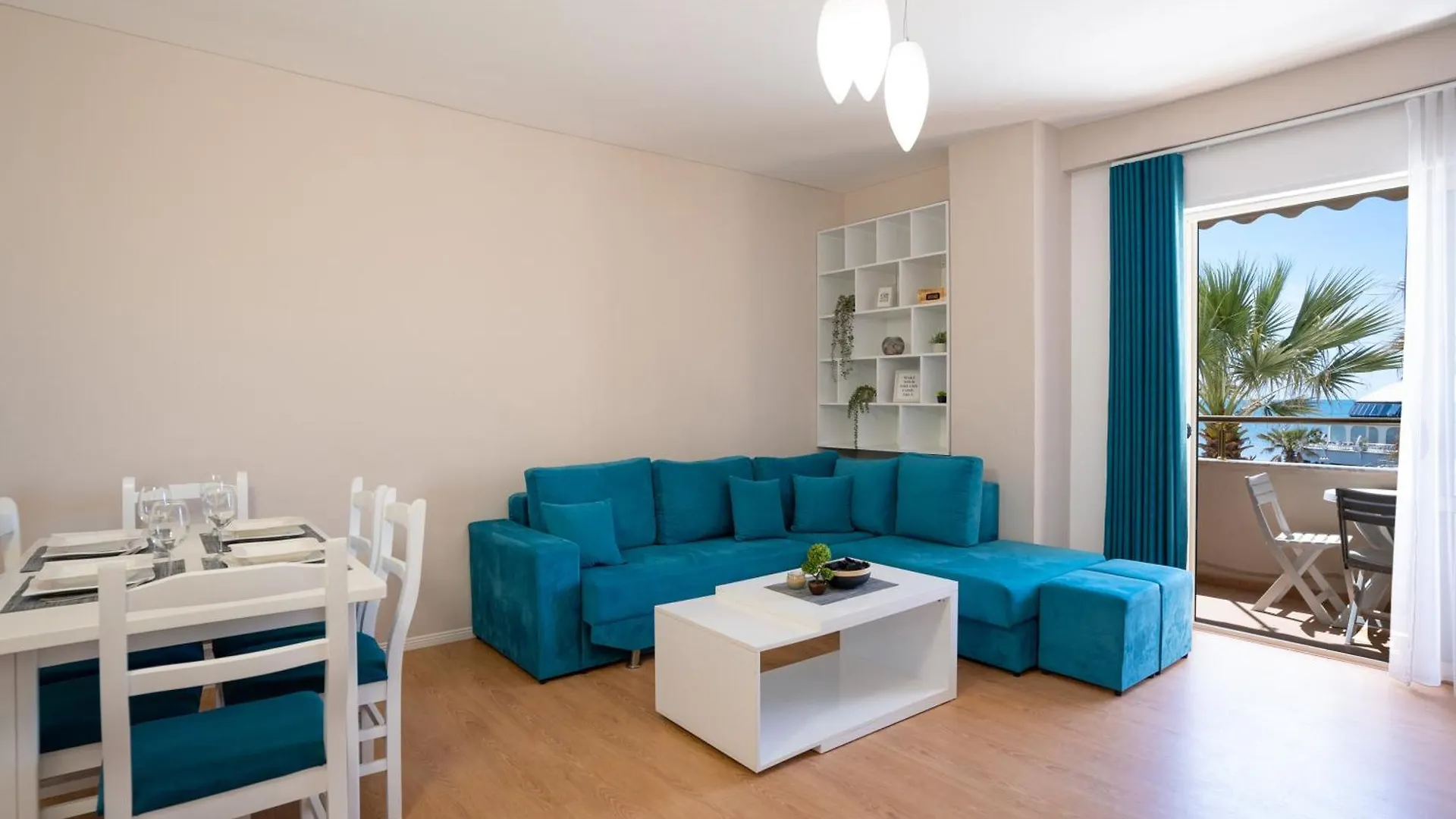 Sea View-Palm Trees Apartment Durrës